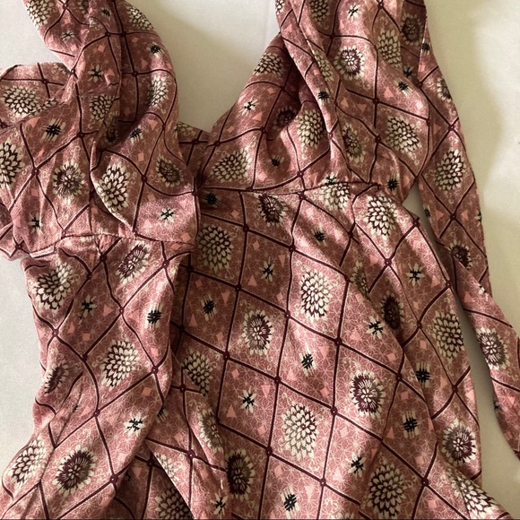 Chelsea28 Wrap Tie Pink Printed Bell Sleeves Top - Picture 10 of 11